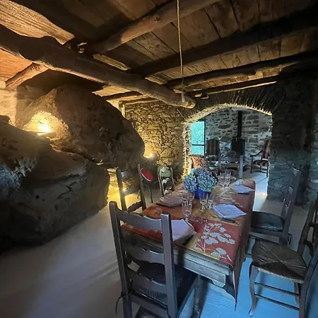 A Scontra Country house *
