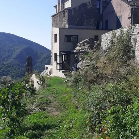 A Scontra Country house *